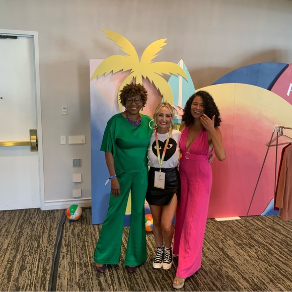 Meet your Posher, Celeste - Picture 4 of 16